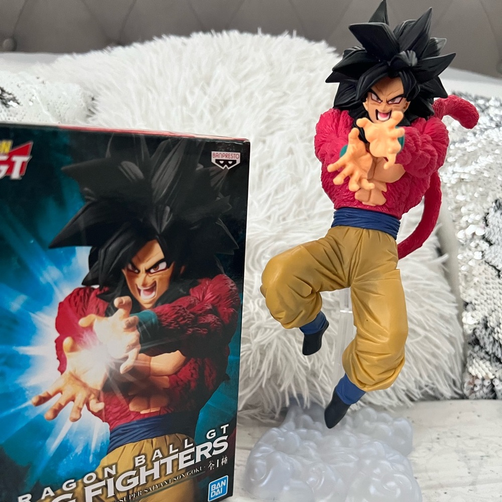 Dragon Ball GT Super Saiyan 4 Goku